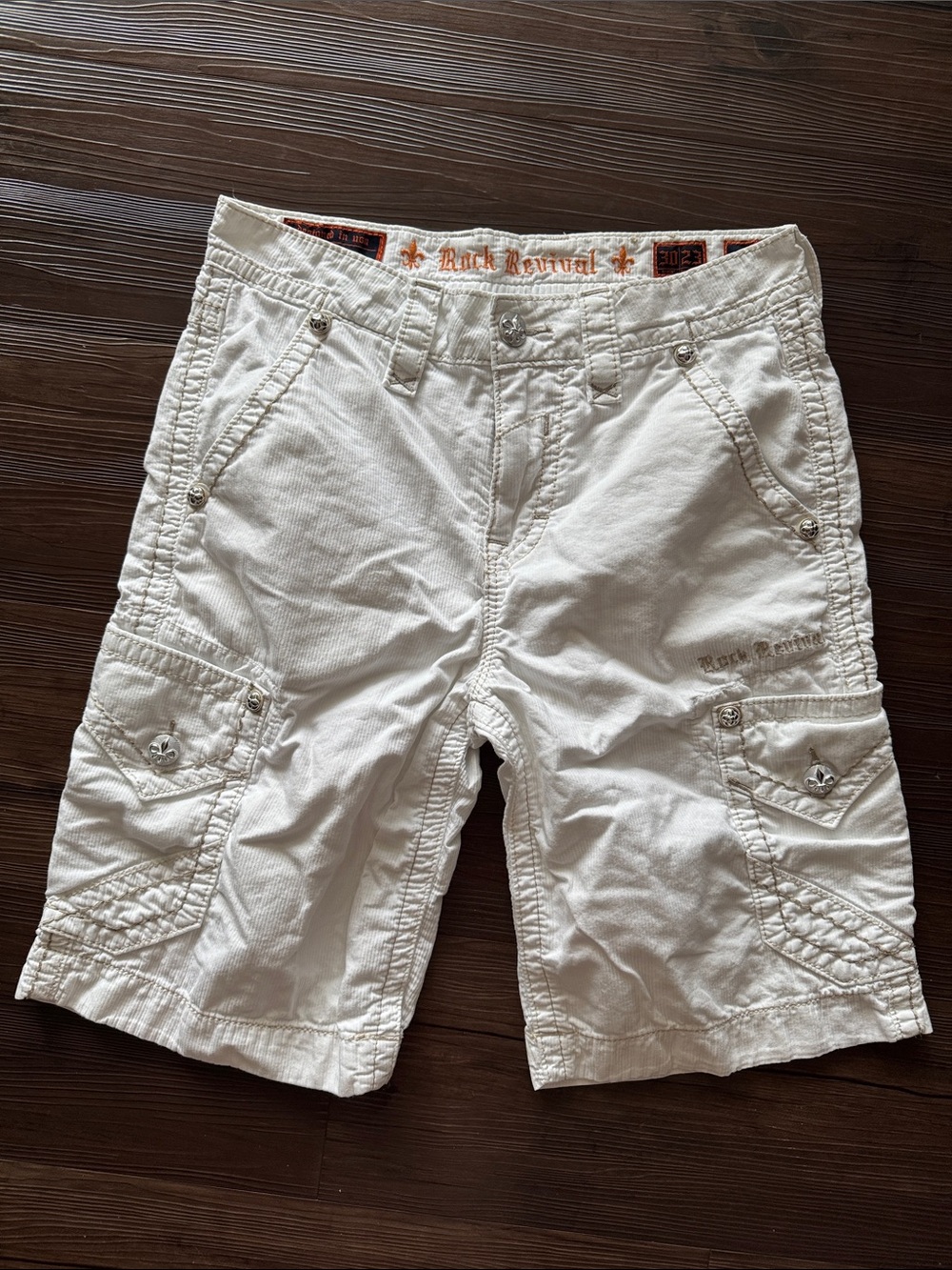 Rock Revival Men’s White Cargo Shorts with Branded Trim